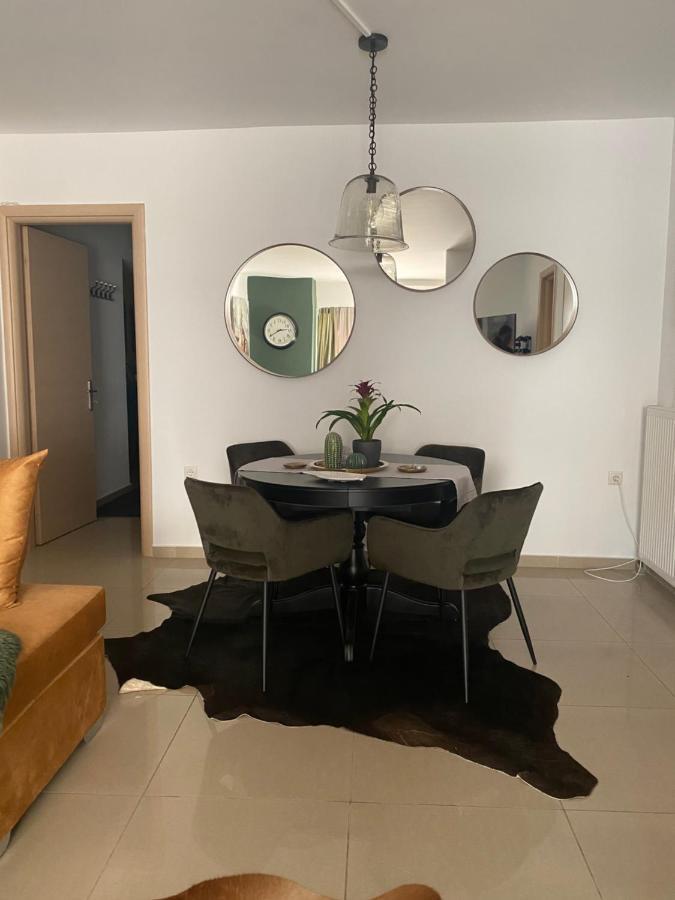 Little John Luxury Apartment Piraeus Buitenkant foto
