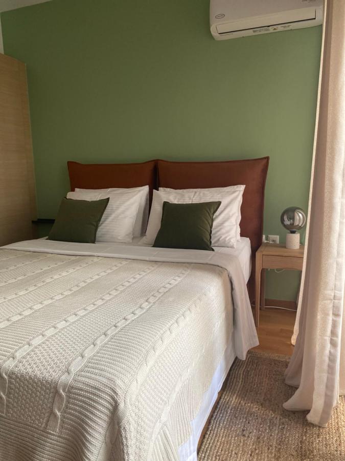 Little John Luxury Apartment Piraeus Buitenkant foto