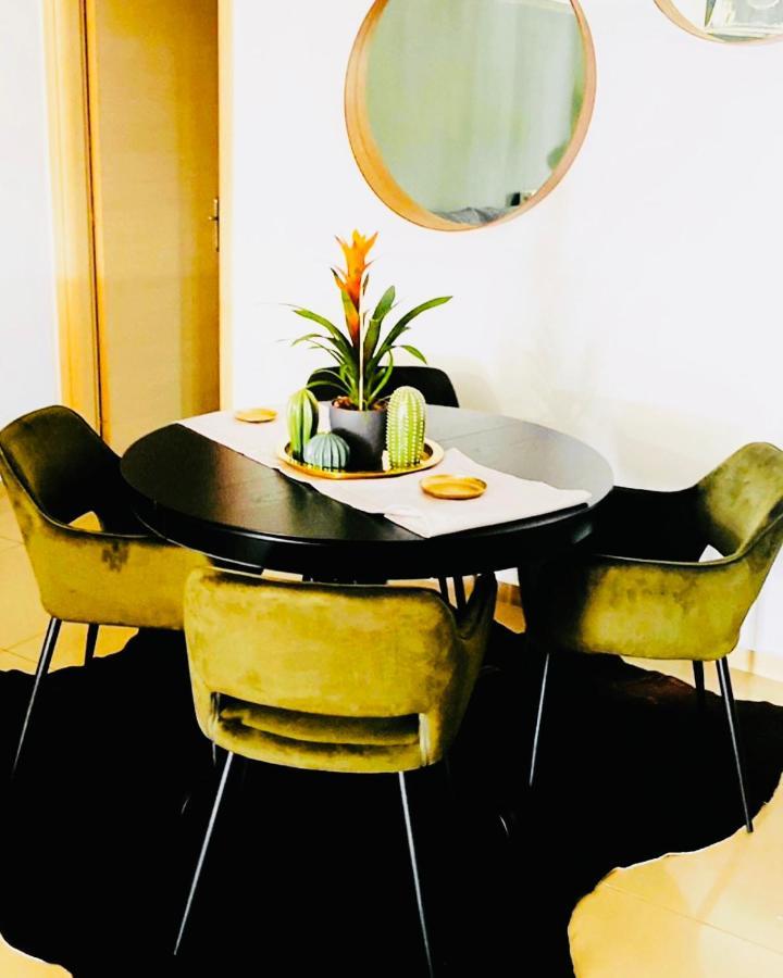 Little John Luxury Apartment Piraeus Buitenkant foto