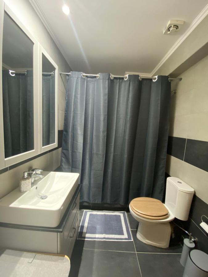 Little John Luxury Apartment Piraeus Buitenkant foto