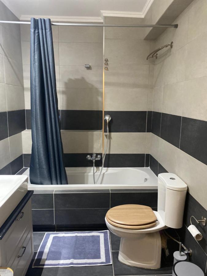 Little John Luxury Apartment Piraeus Buitenkant foto