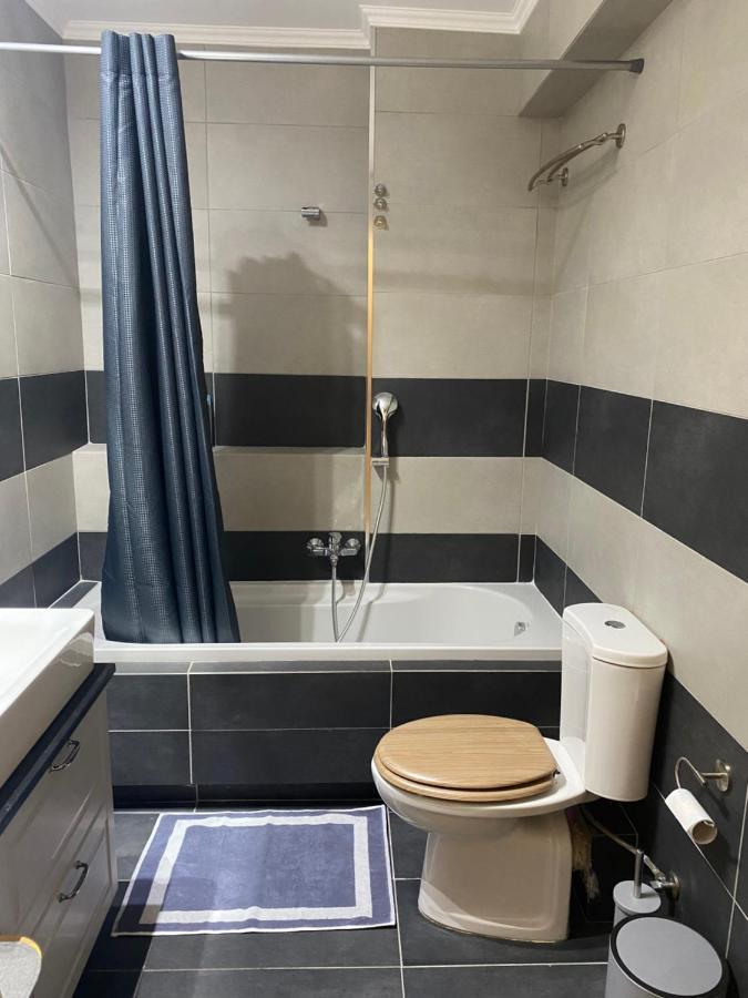 Little John Luxury Apartment Piraeus Buitenkant foto